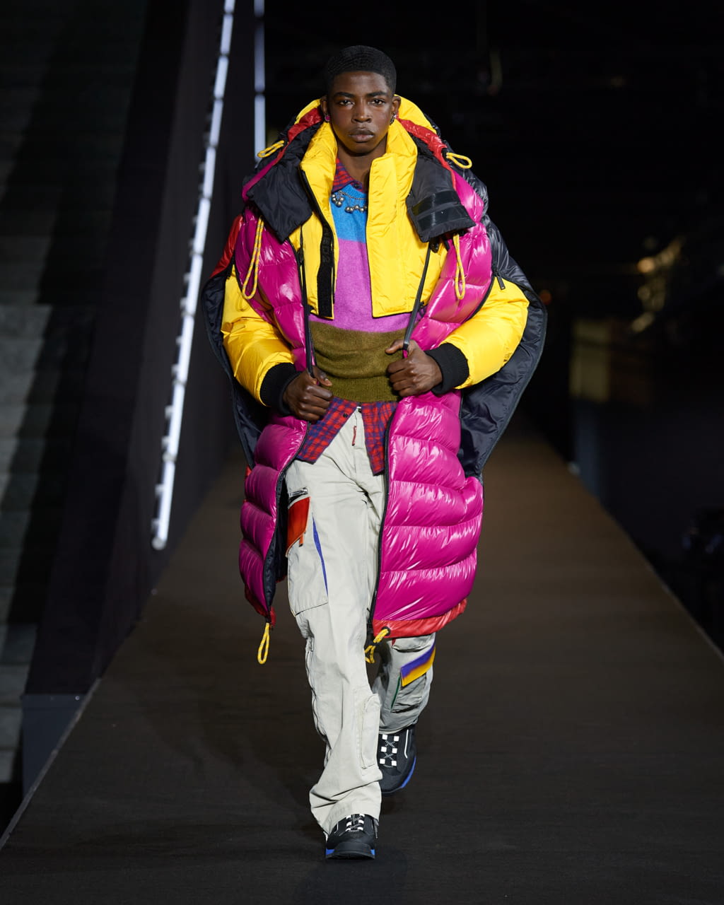 Fashion Week Milan Fall/Winter 2022 look 37 from the Dsquared2 collection menswear