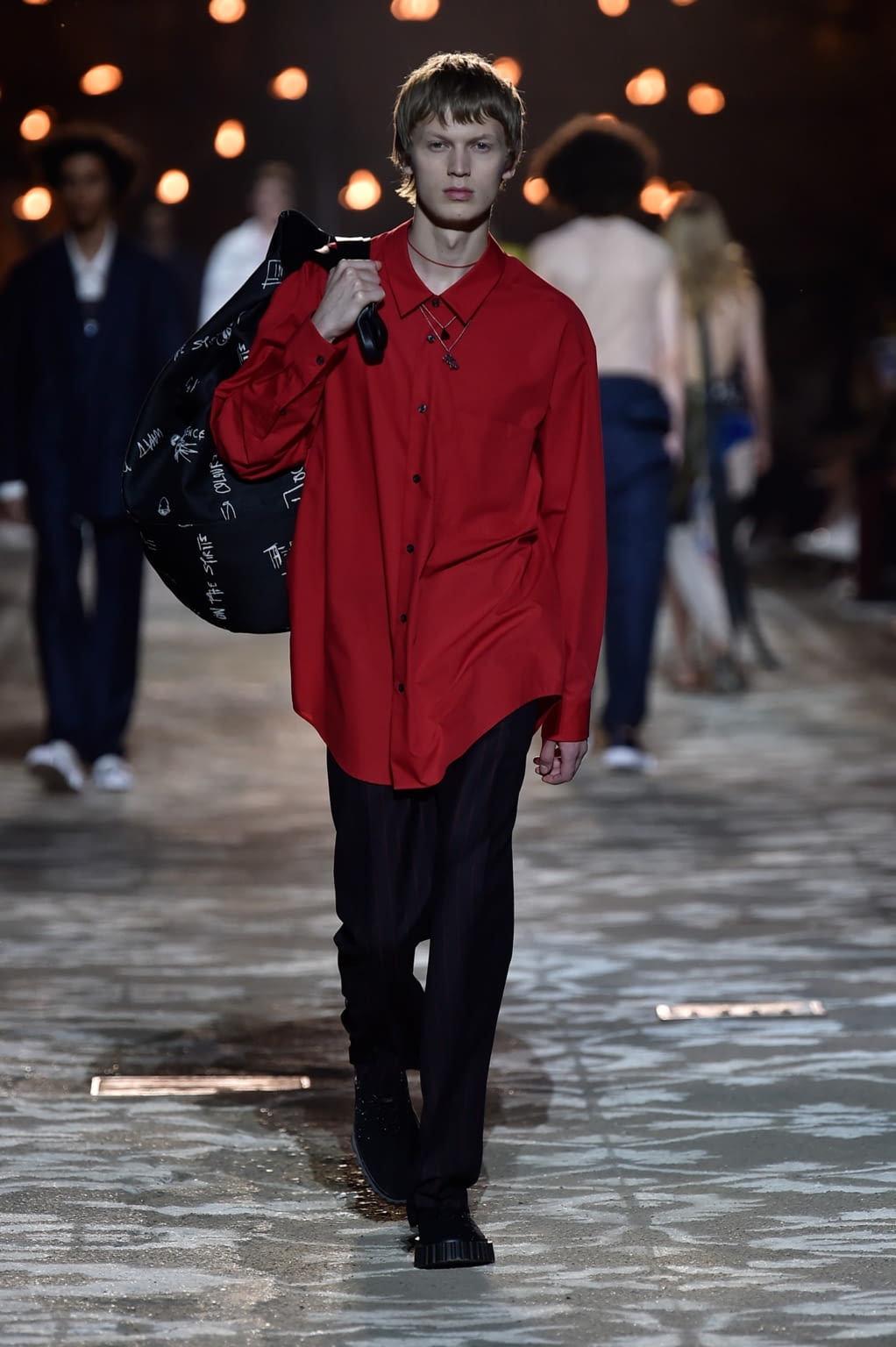 Fashion Week Florence Spring/Summer 2018 look 37 from the HUGO collection 男装