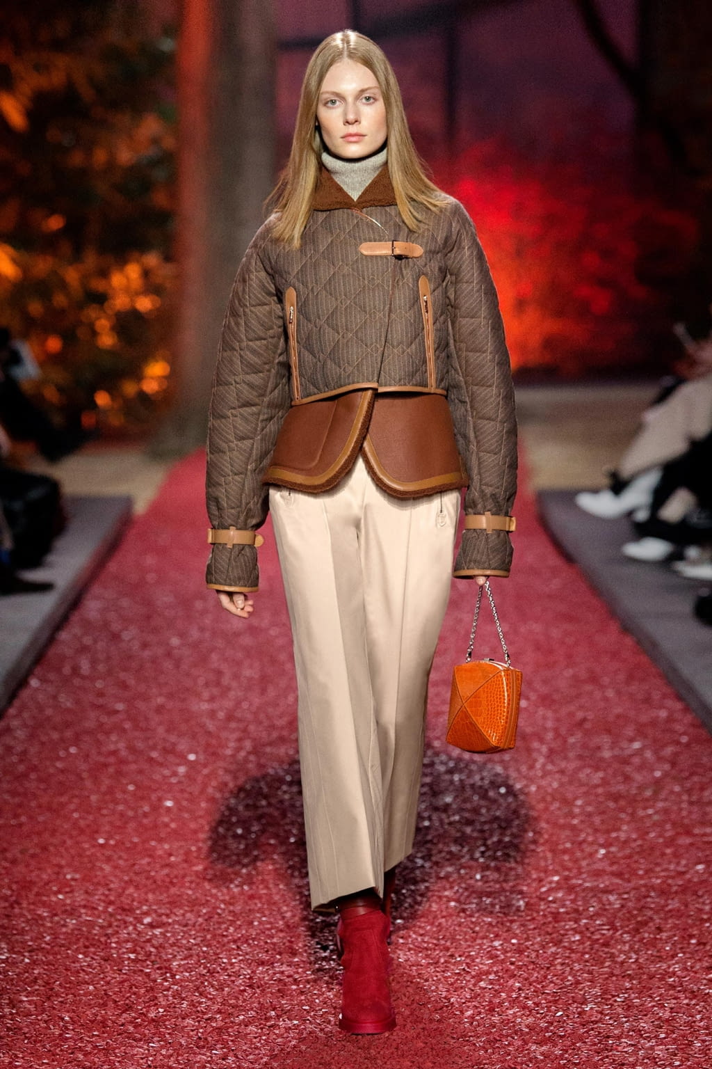 Fashion Week Paris Fall/Winter 2018 look 37 from the Hermès collection 女装