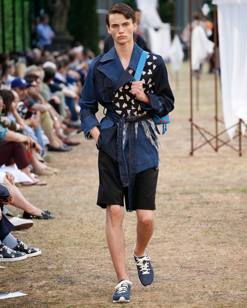 Fashion Week London Spring/Summer 2018 look 38 from the JW Anderson collection 男装