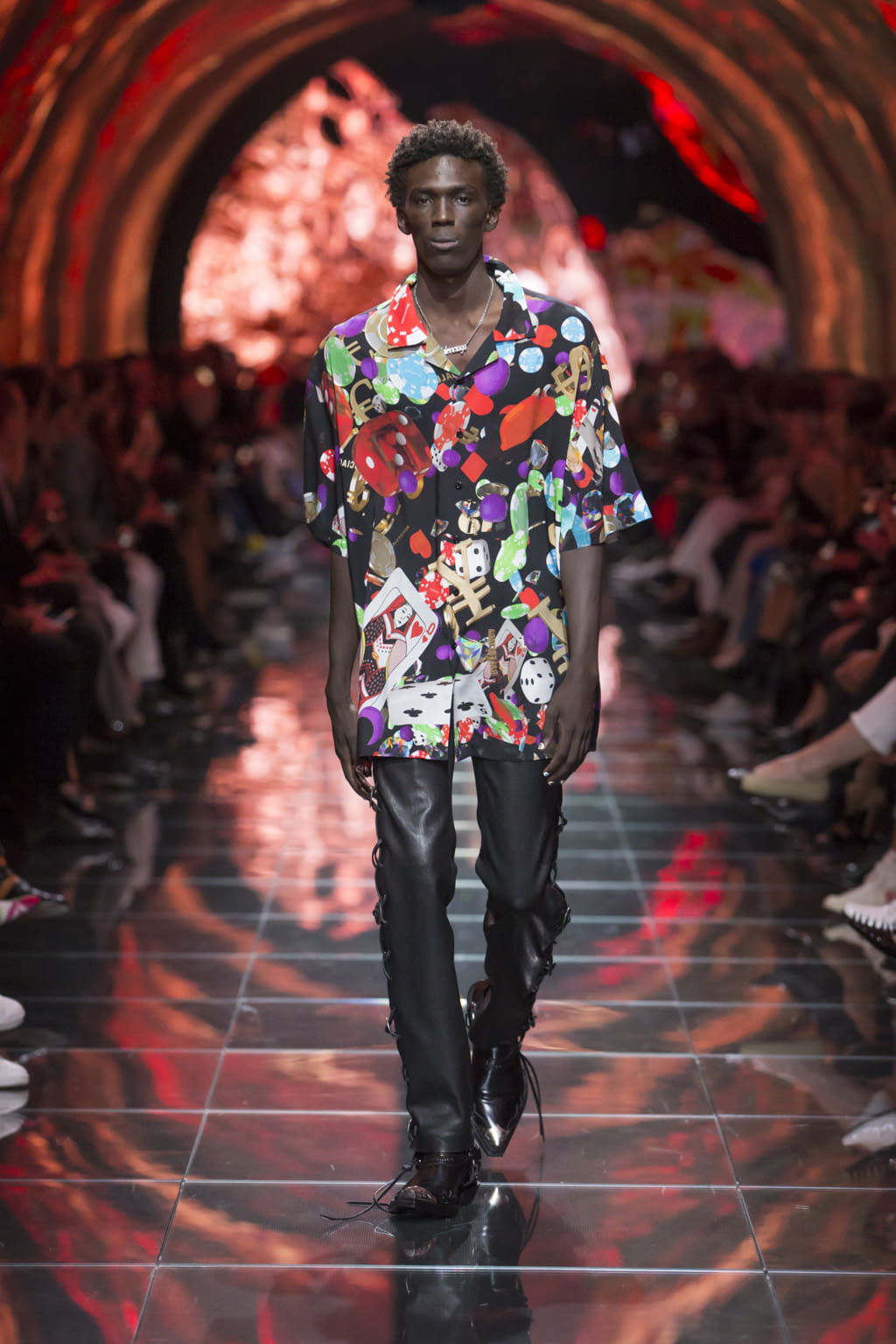 Fashion Week Paris Spring/Summer 2019 look 38 from the Balenciaga collection menswear
