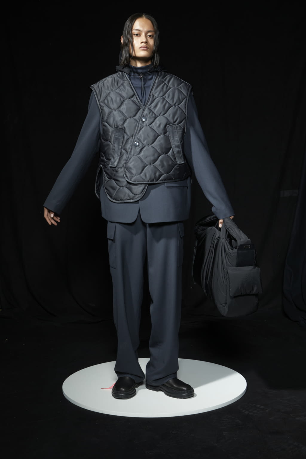 Fashion Week Paris Fall/Winter 2022 look 38 from the SOLID HOMME collection menswear