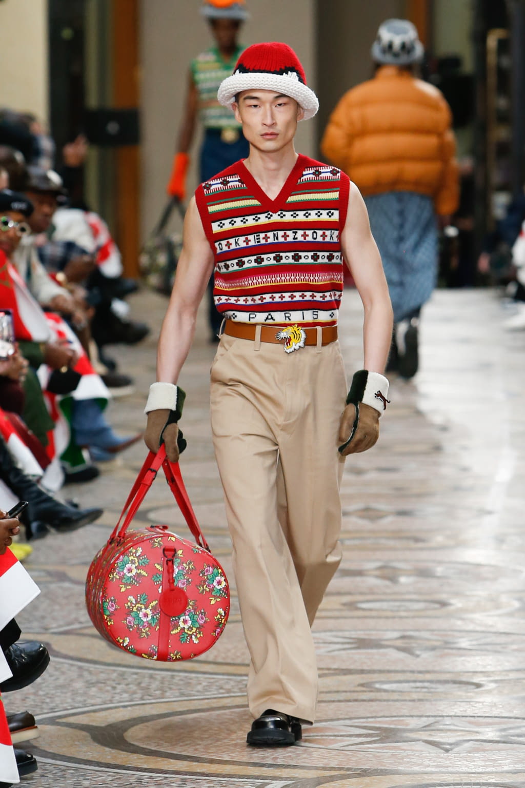 Fashion Week Paris Fall/Winter 2022 look 38 from the Kenzo collection 男装