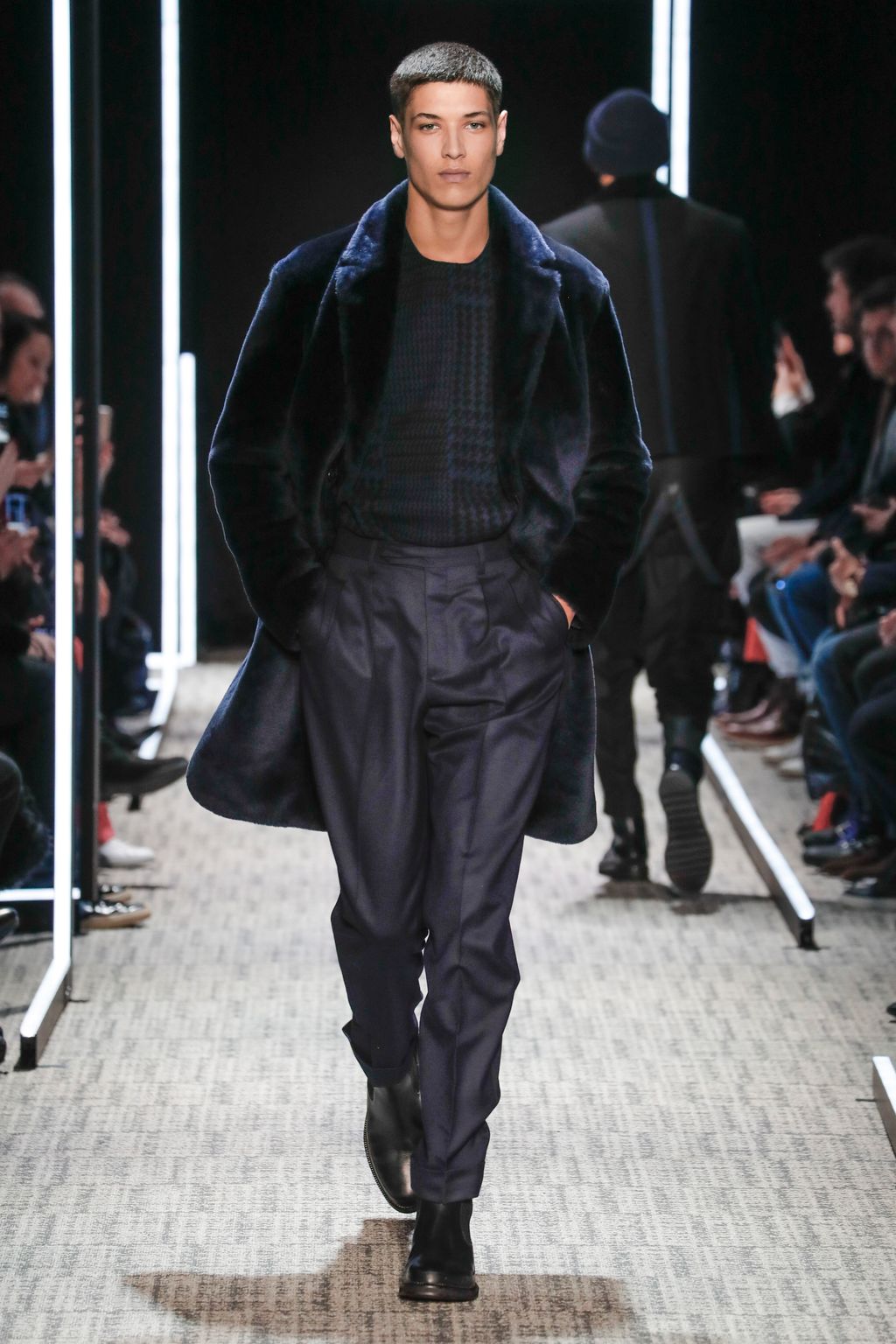 Fashion Week Paris Fall/Winter 2017 look 38 from the Cerruti 1881 collection 男装
