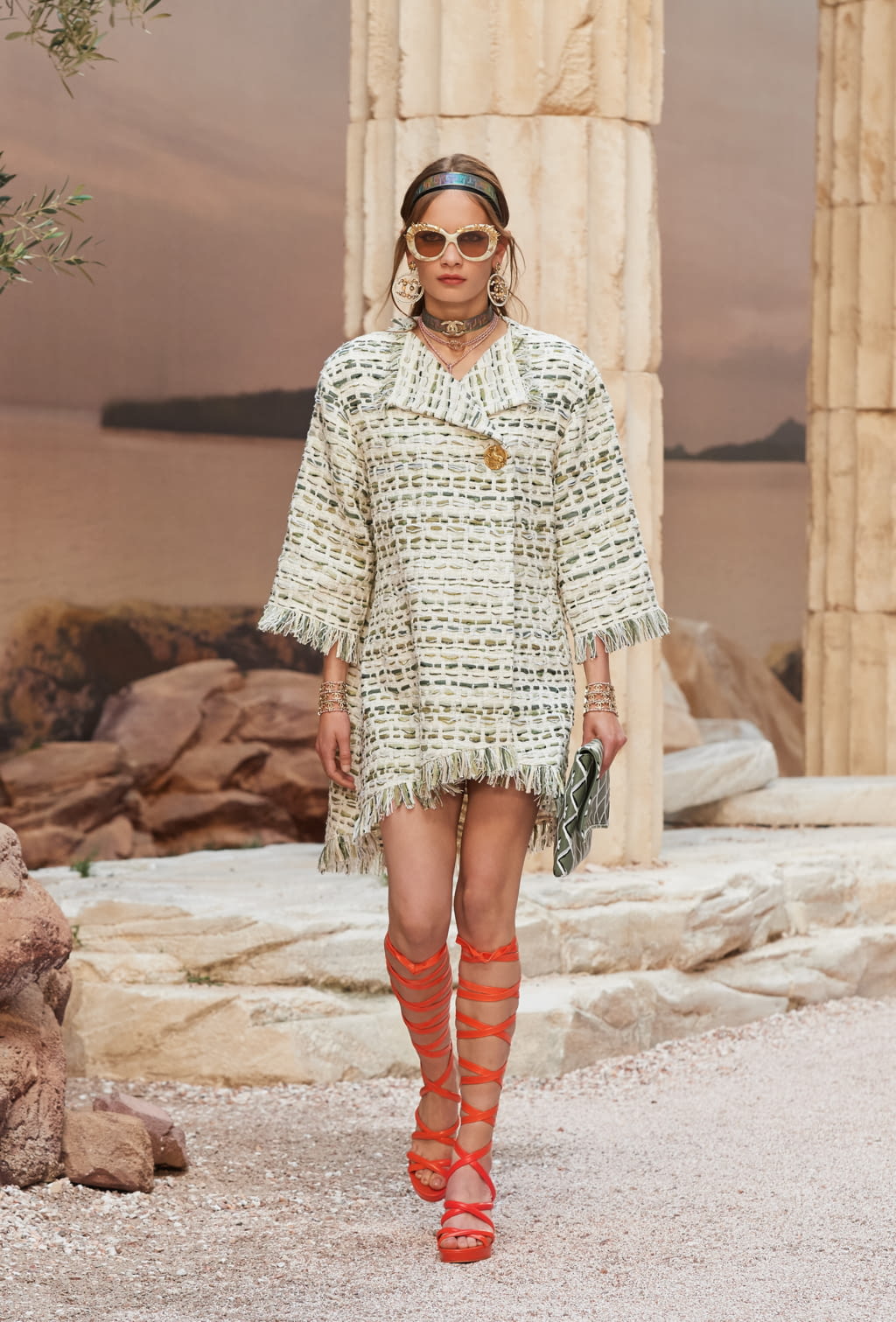 Fashion Week Paris Resort 2018 look 38 from the Chanel collection womenswear