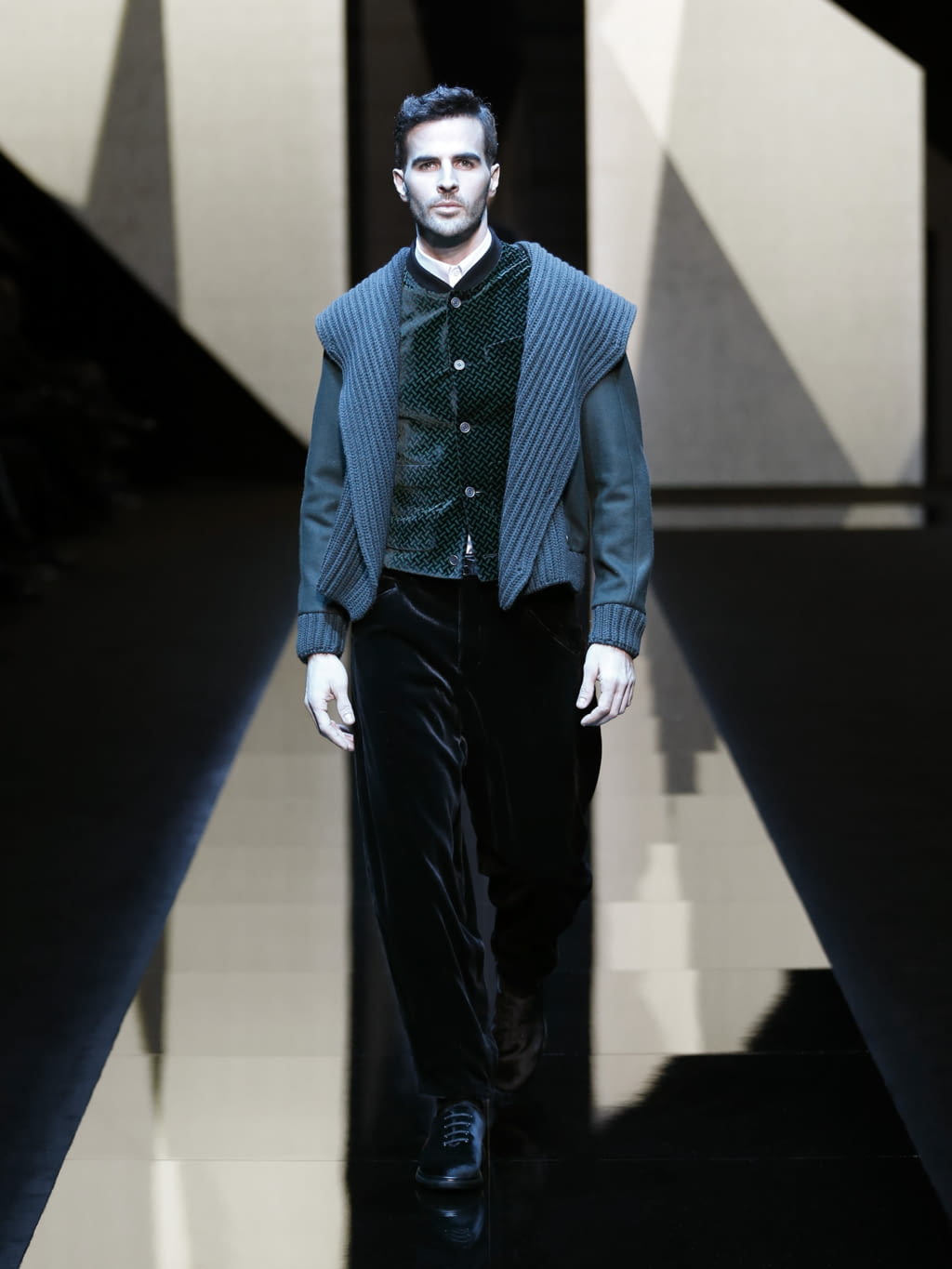 Fashion Week Milan Fall/Winter 2017 look 38 from the Giorgio Armani collection 男装