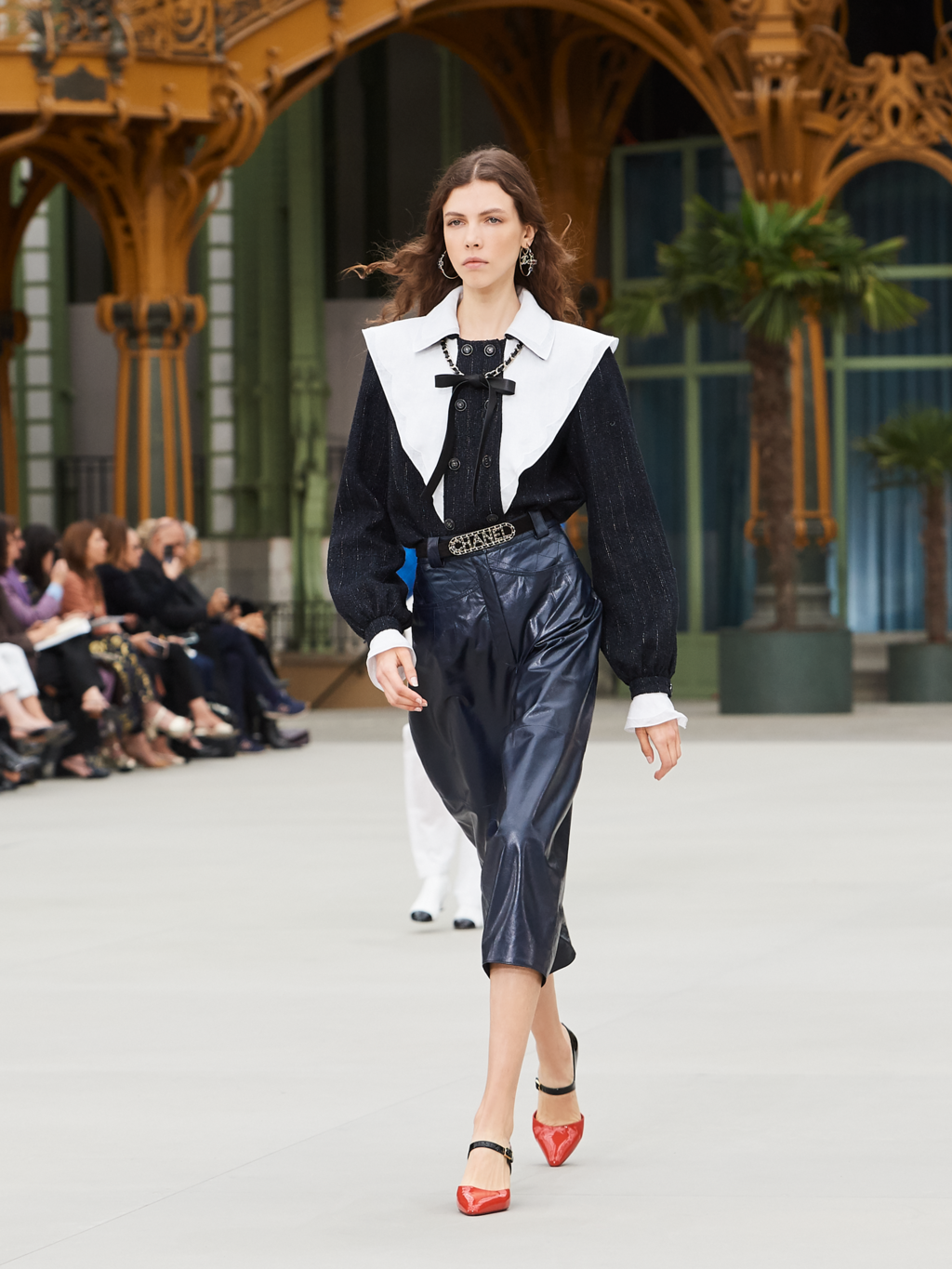 Fashion Week Paris Resort 2020 look 38 from the Chanel collection 女装