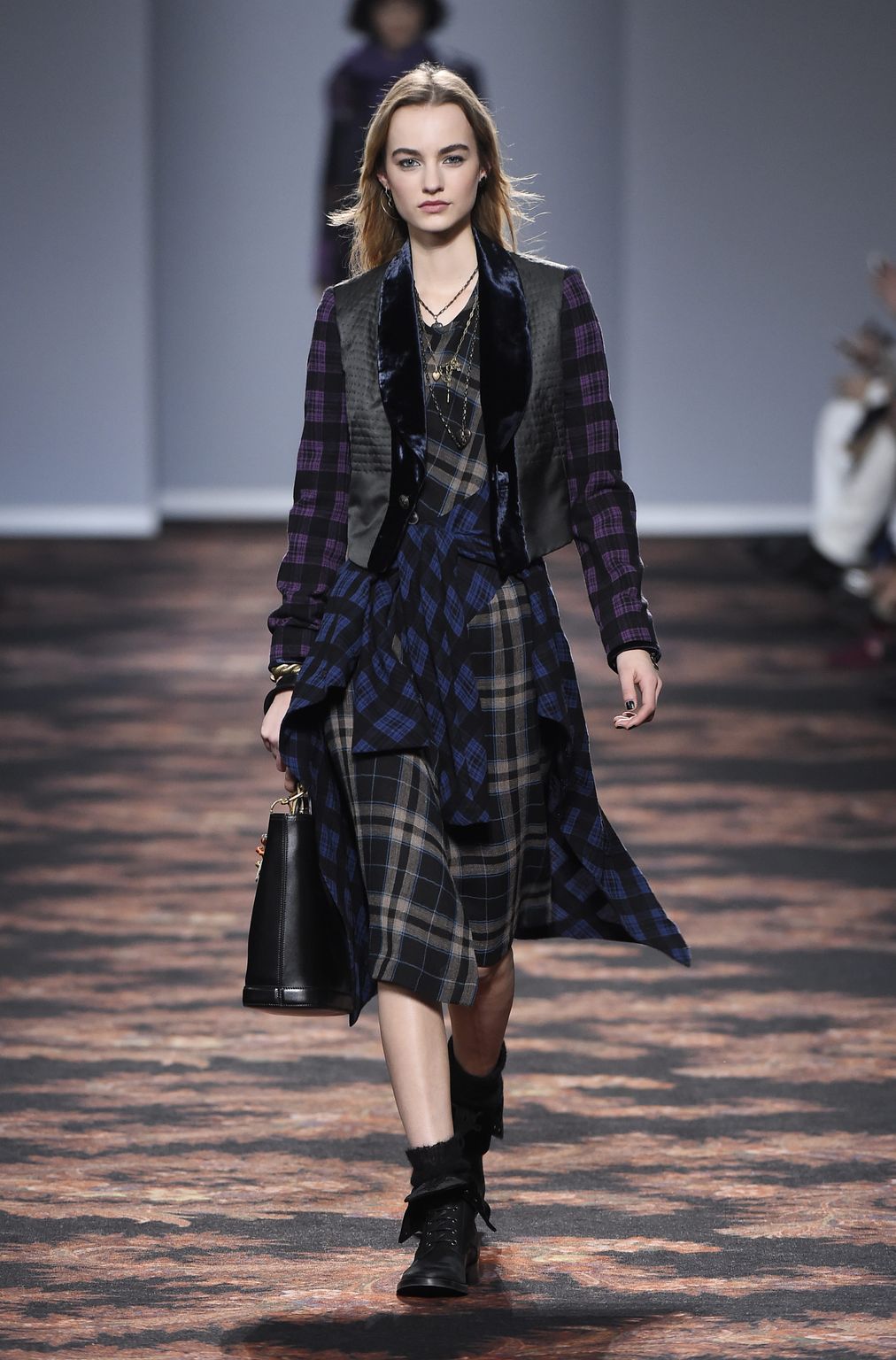 Fashion Week Milan Fall/Winter 2016 look 38 from the Etro collection 女装
