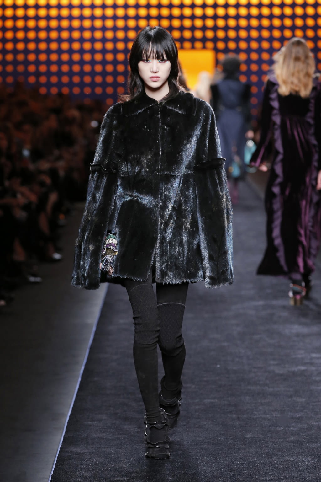 Fashion Week Milan Fall/Winter 2016 look 38 from the Fendi collection womenswear