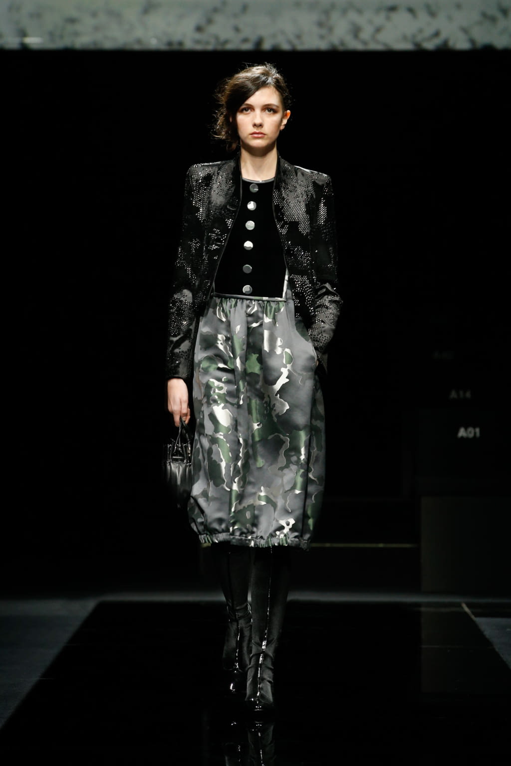 Fashion Week Milan Fall/Winter 2020 look 39 de la collection Giorgio Armani womenswear
