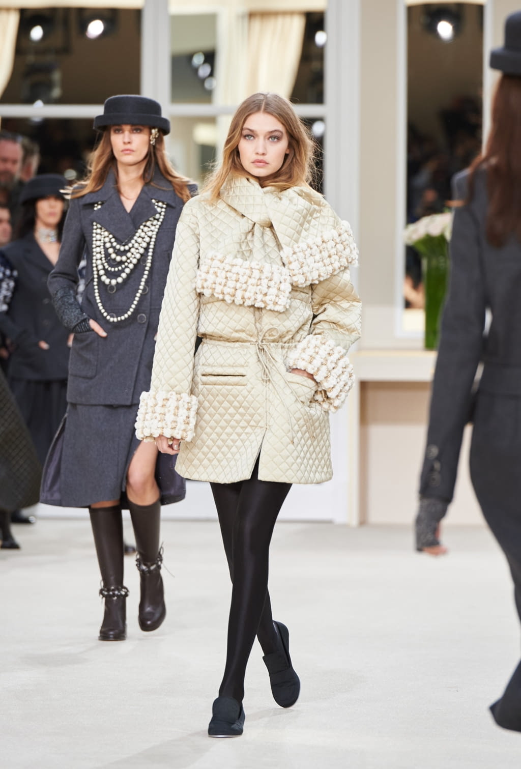 Fashion Week Paris Fall/Winter 2016 look 39 from the Chanel collection womenswear