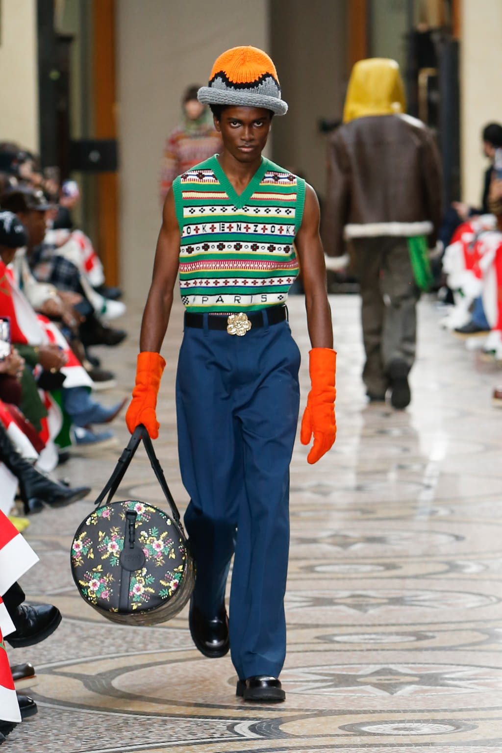 Fashion Week Paris Fall/Winter 2022 look 39 from the Kenzo collection 男装