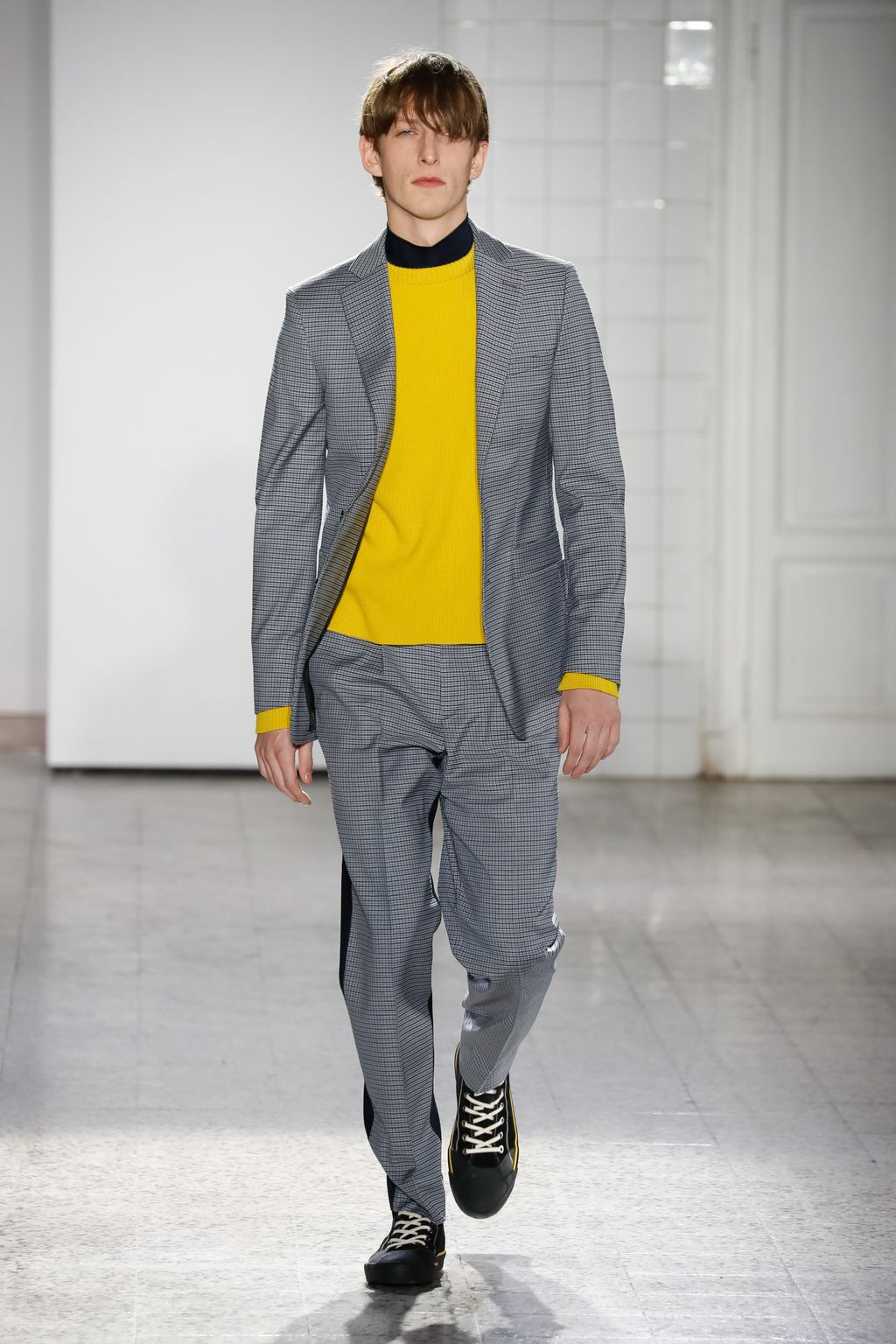 Fashion Week Milan Fall/Winter 2017 look 39 from the Cédric Charlier collection menswear