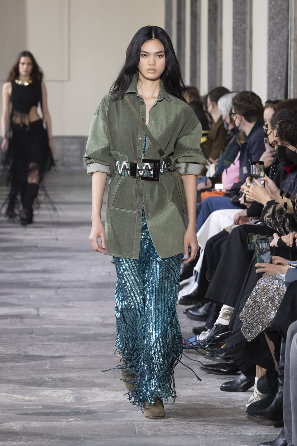 Fashion Week Milan Fall/Winter 2022 look 39 from the Etro collection 女装