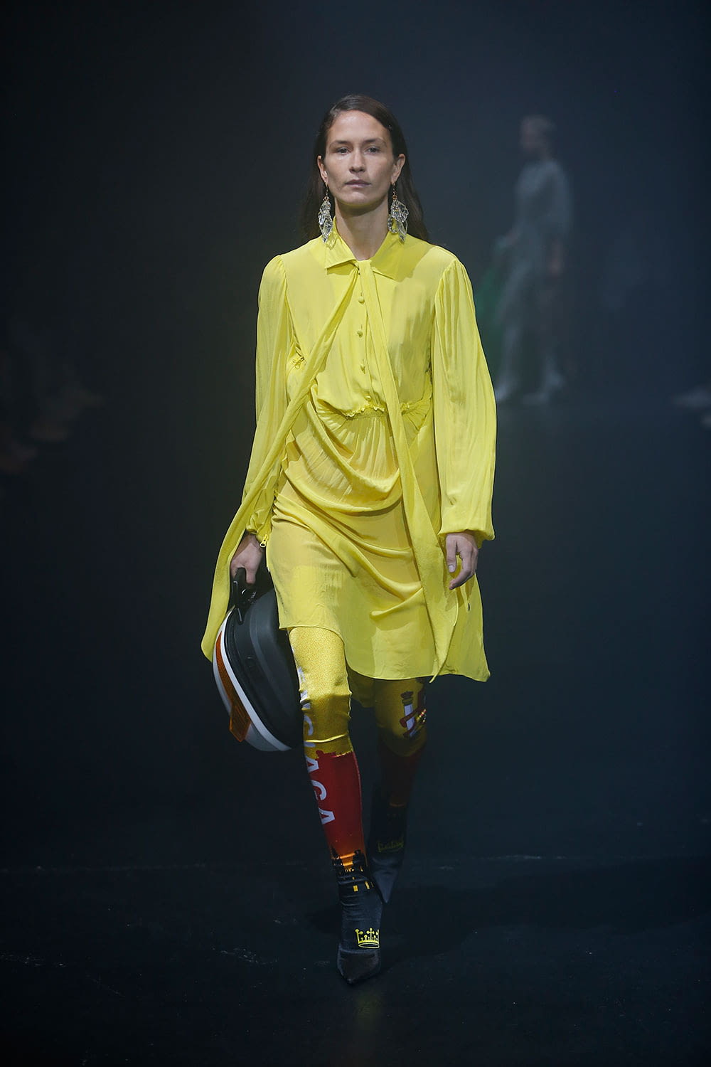 Fashion Week Paris Spring/Summer 2018 look 39 from the Balenciaga collection womenswear