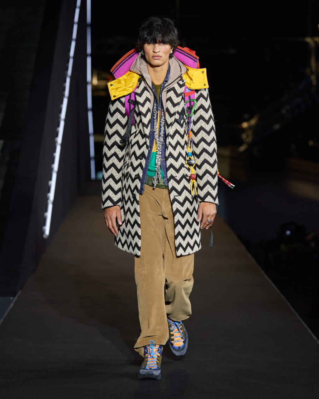 Fashion Week Milan Fall/Winter 2022 look 39 from the Dsquared2 collection menswear
