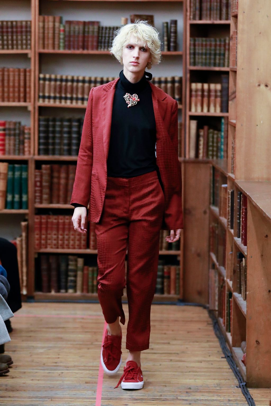 Fashion Week New York Pre-Fall 2018 look 39 from the Koché collection womenswear