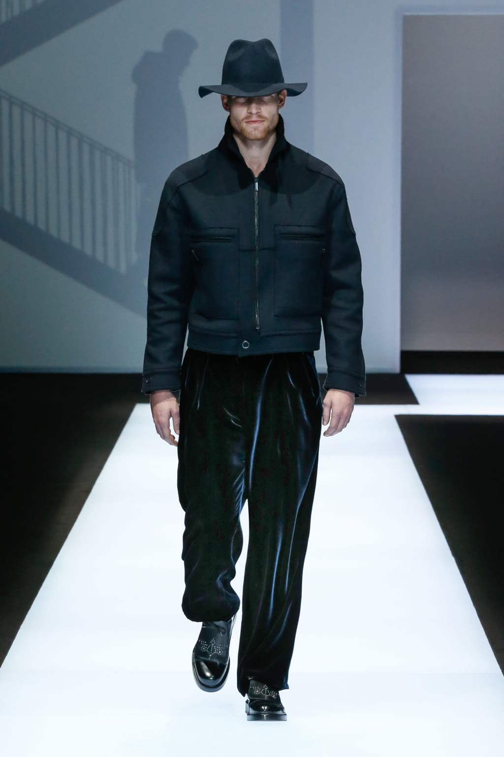 Fashion Week Milan Fall/Winter 2017 look 39 from the Emporio Armani collection 男装