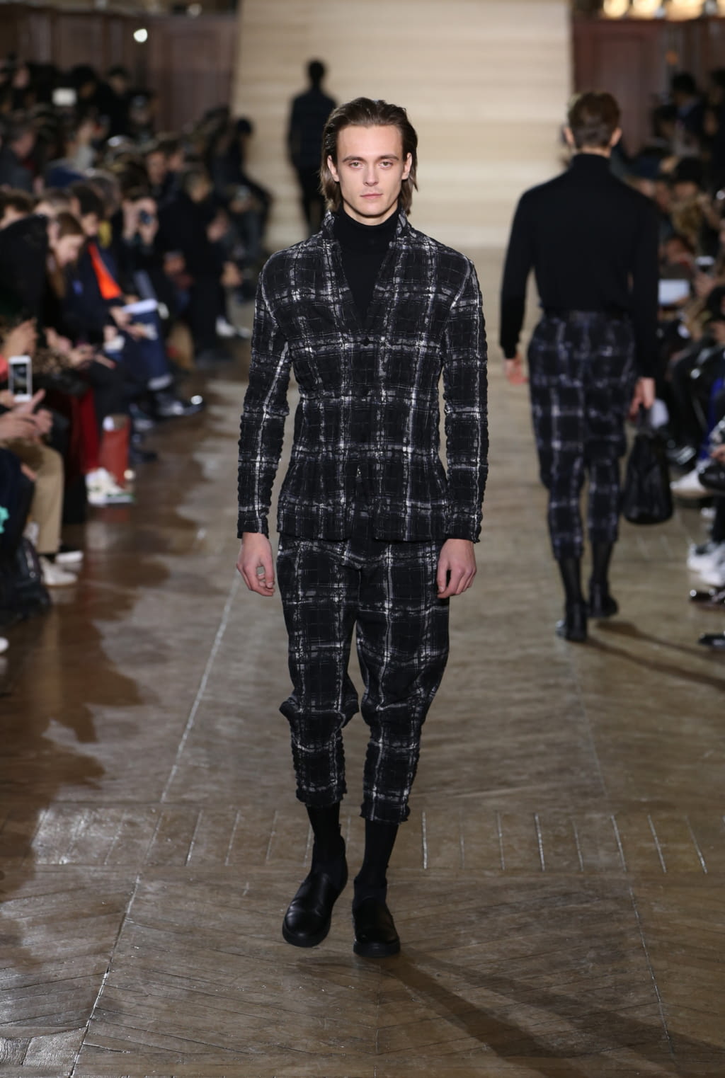 Fashion Week Paris Fall/Winter 2017 look 39 from the Issey Miyake Men collection menswear