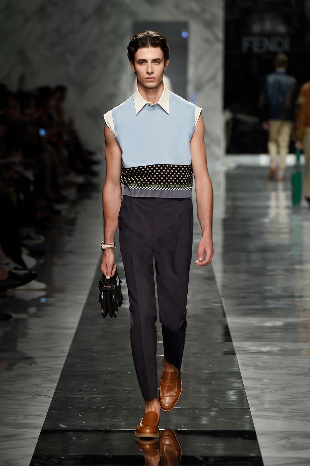 Fashion Week Milan Spring/Summer 2018 look 39 from the Fendi collection 男装