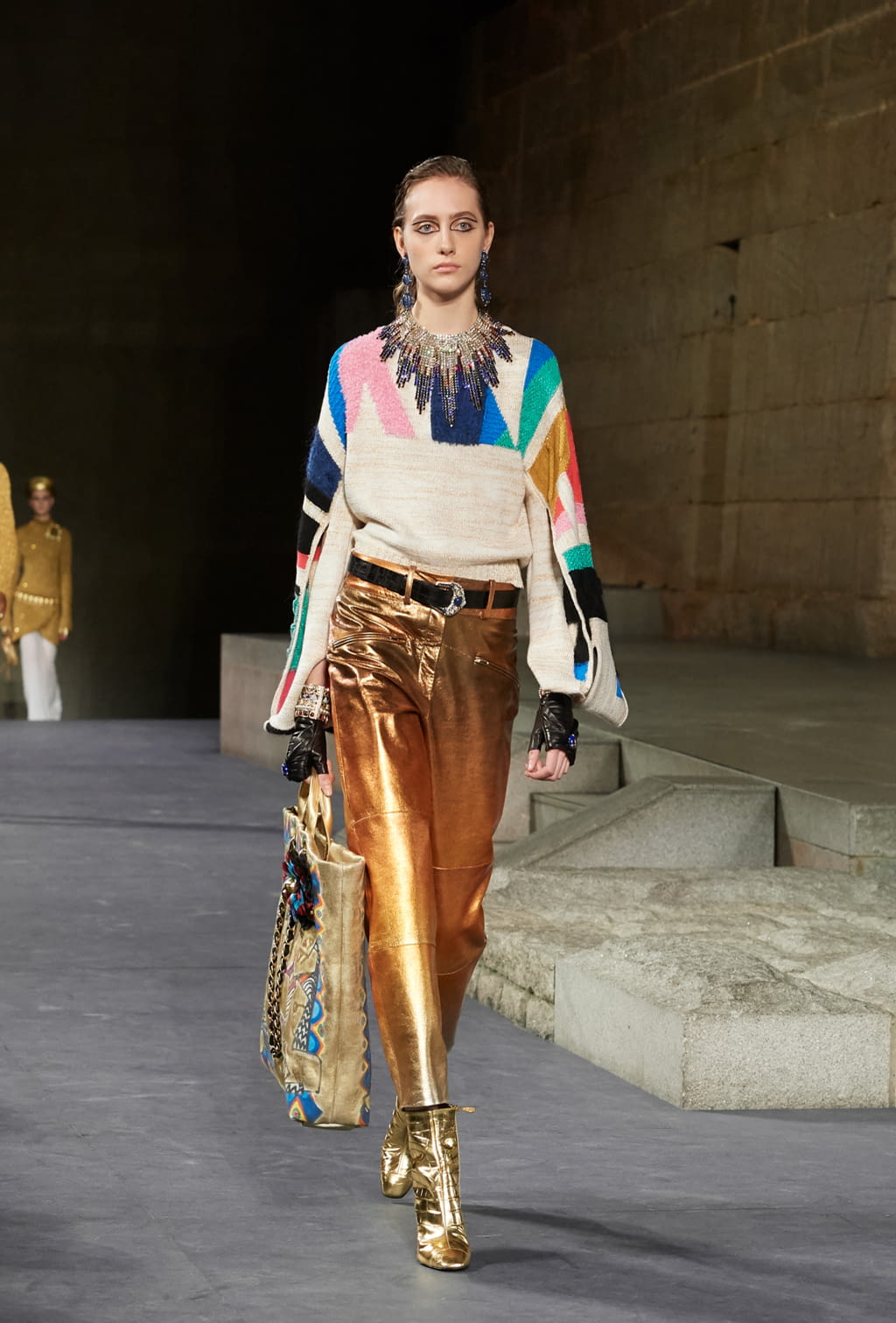 Fashion Week New York Pre-Fall 2019 look 39 from the Chanel collection womenswear