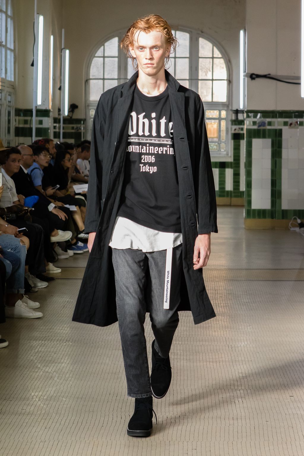 Fashion Week Paris Spring/Summer 2018 look 39 from the White Mountaineering collection 男装