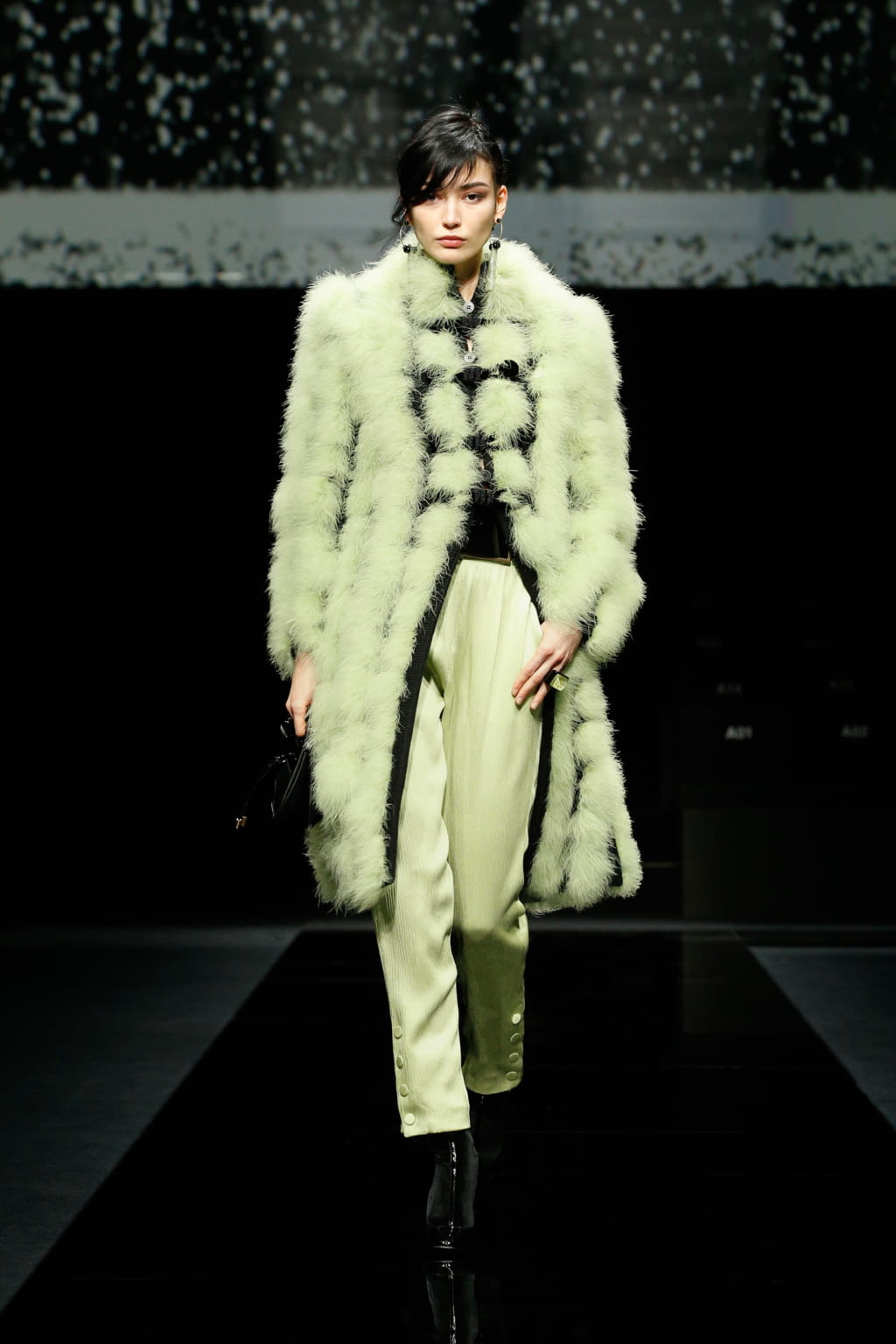 Fashion Week Milan Fall/Winter 2020 look 40 from the Giorgio Armani collection womenswear