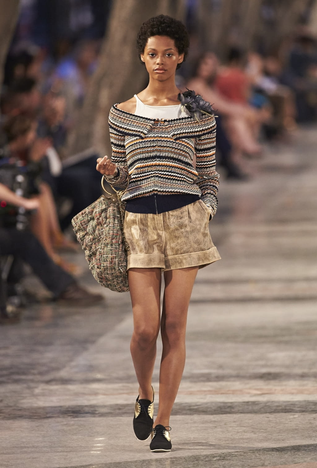 Chanel Resort 17 womenswear #40 - Tagwalk: The Fashion Search Engine