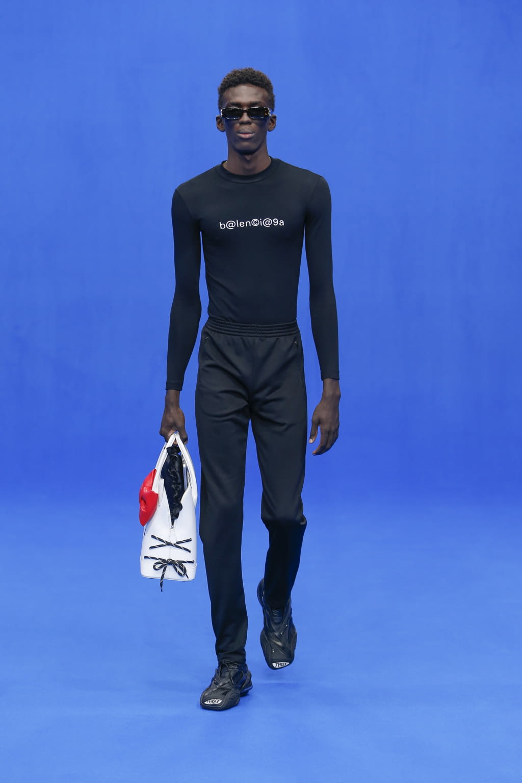 Fashion Week Paris Spring/Summer 2020 look 40 from the Balenciaga collection 女装