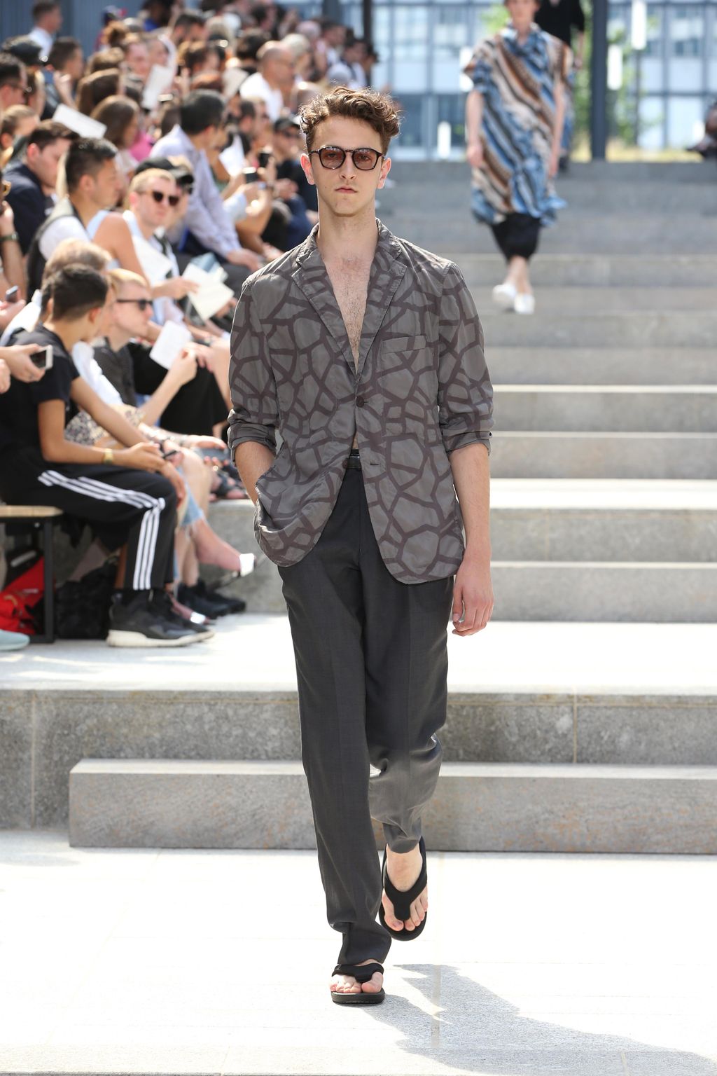 Fashion Week Paris Spring/Summer 2018 look 40 from the Issey Miyake Men collection 男装