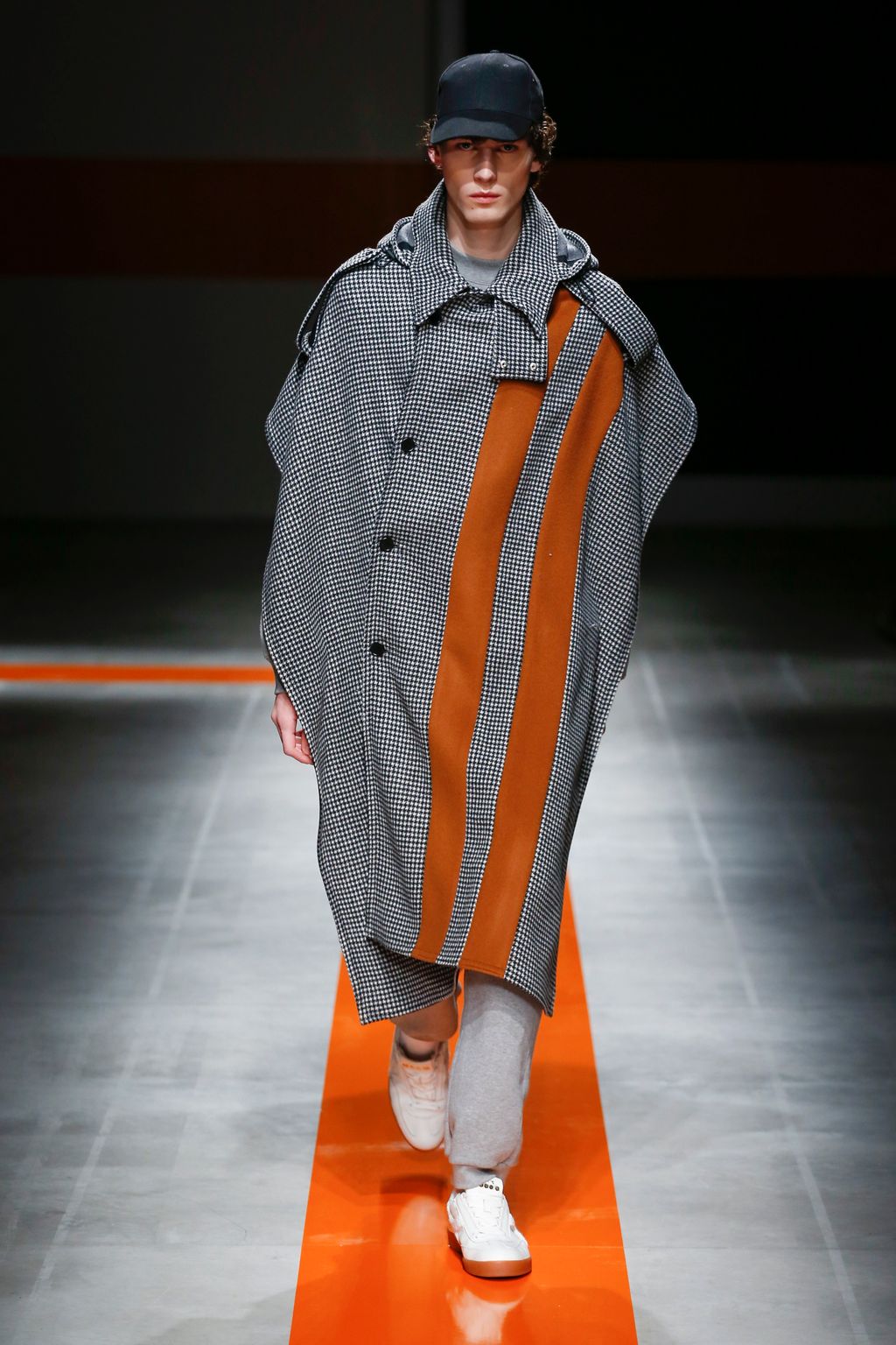 Fashion Week Milan Fall/Winter 2017 look 40 from the MSGM collection menswear