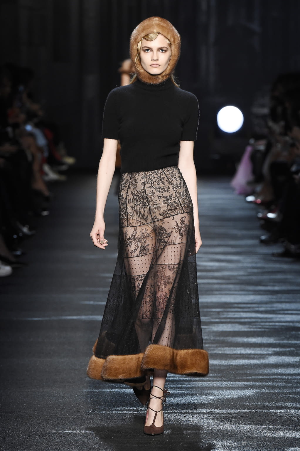 Fashion Week Milan Fall/Winter 2016 look 40 from the Blumarine collection womenswear