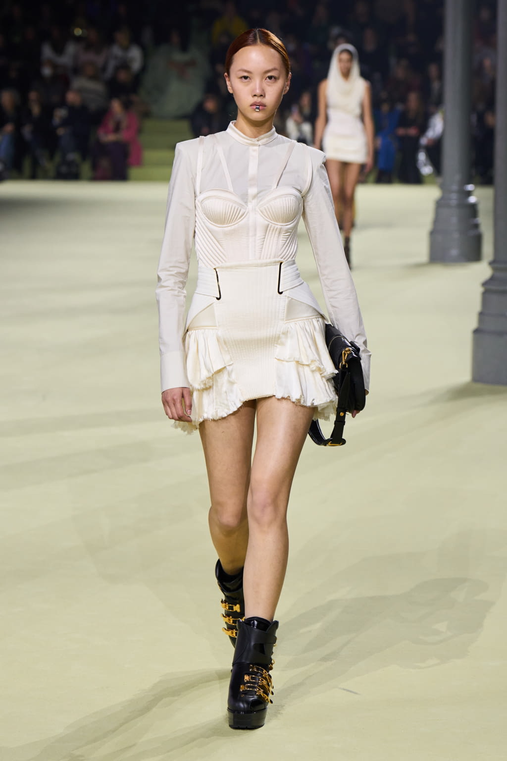 Fashion Week Paris Fall/Winter 2022 look 40 de la collection Balmain womenswear