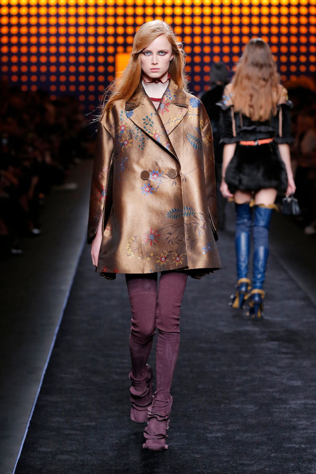 Fashion Week Milan Fall/Winter 2016 look 40 from the Fendi collection womenswear