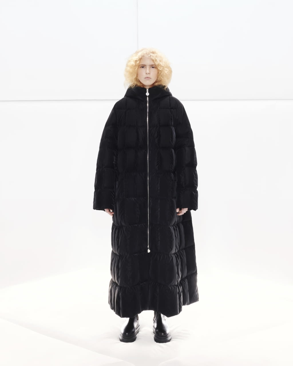 Fashion Week Paris Pre-Fall 2022 look 40 from the IENKI IENKI collection 女装