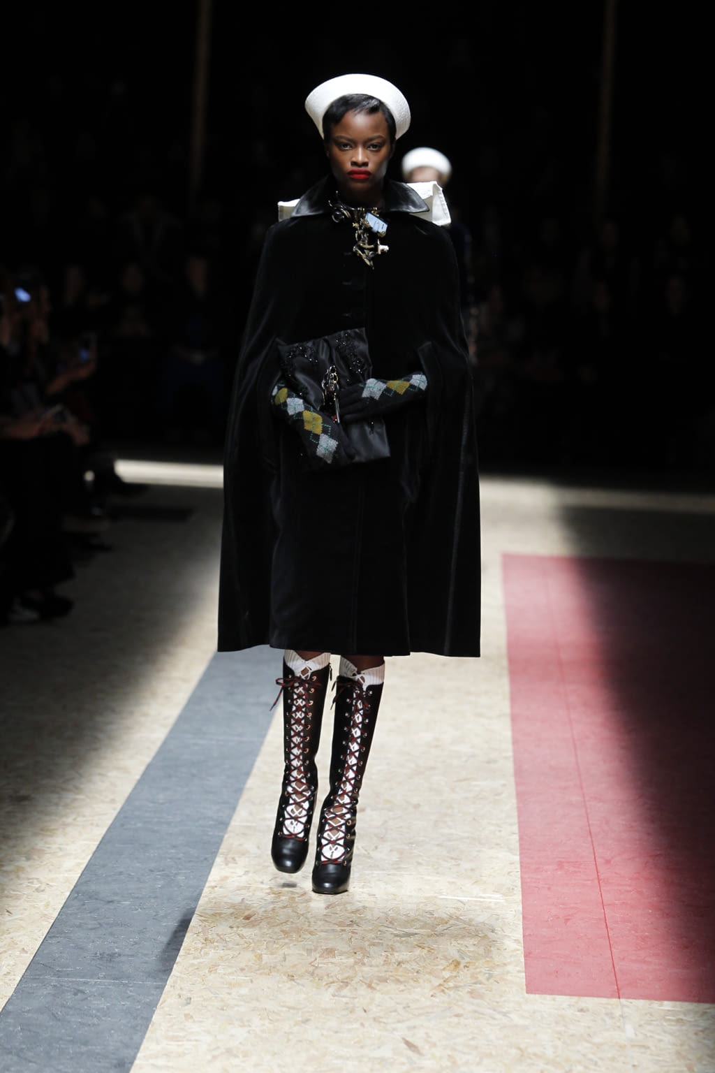 Fashion Week Milan Fall/Winter 2016 look 40 from the Prada collection 女装