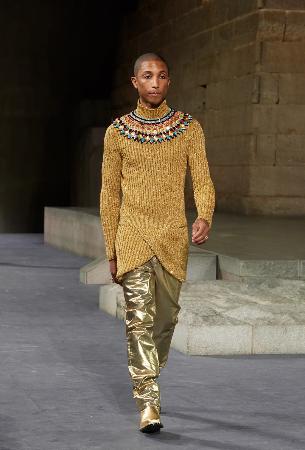 Fashion Week New York Pre-Fall 2019 look 40 from the Chanel collection womenswear