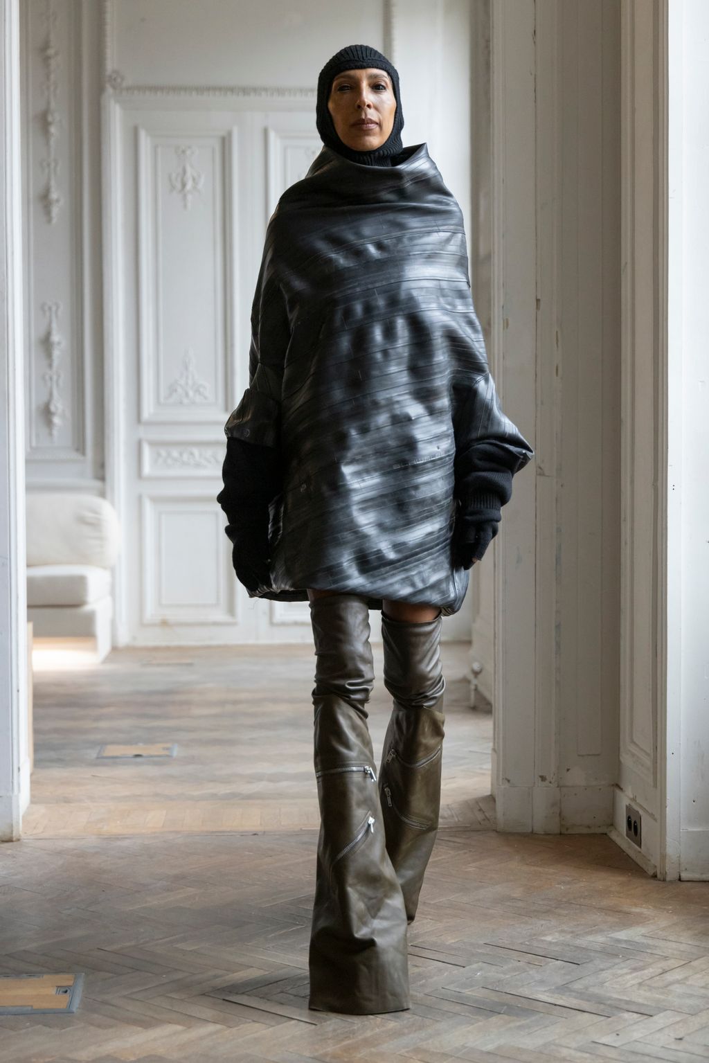Fashion Week Paris Fall/Winter 2024 look 40 de la collection Rick Owens womenswear