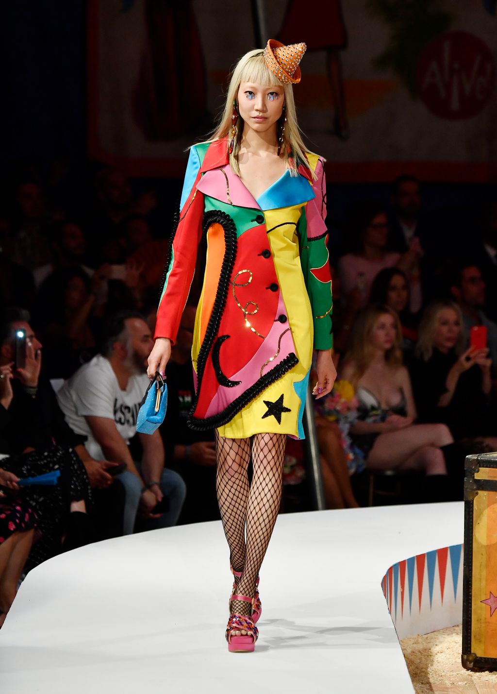 Fashion Week Milan Resort 2019 look 41 from the Moschino collection womenswear