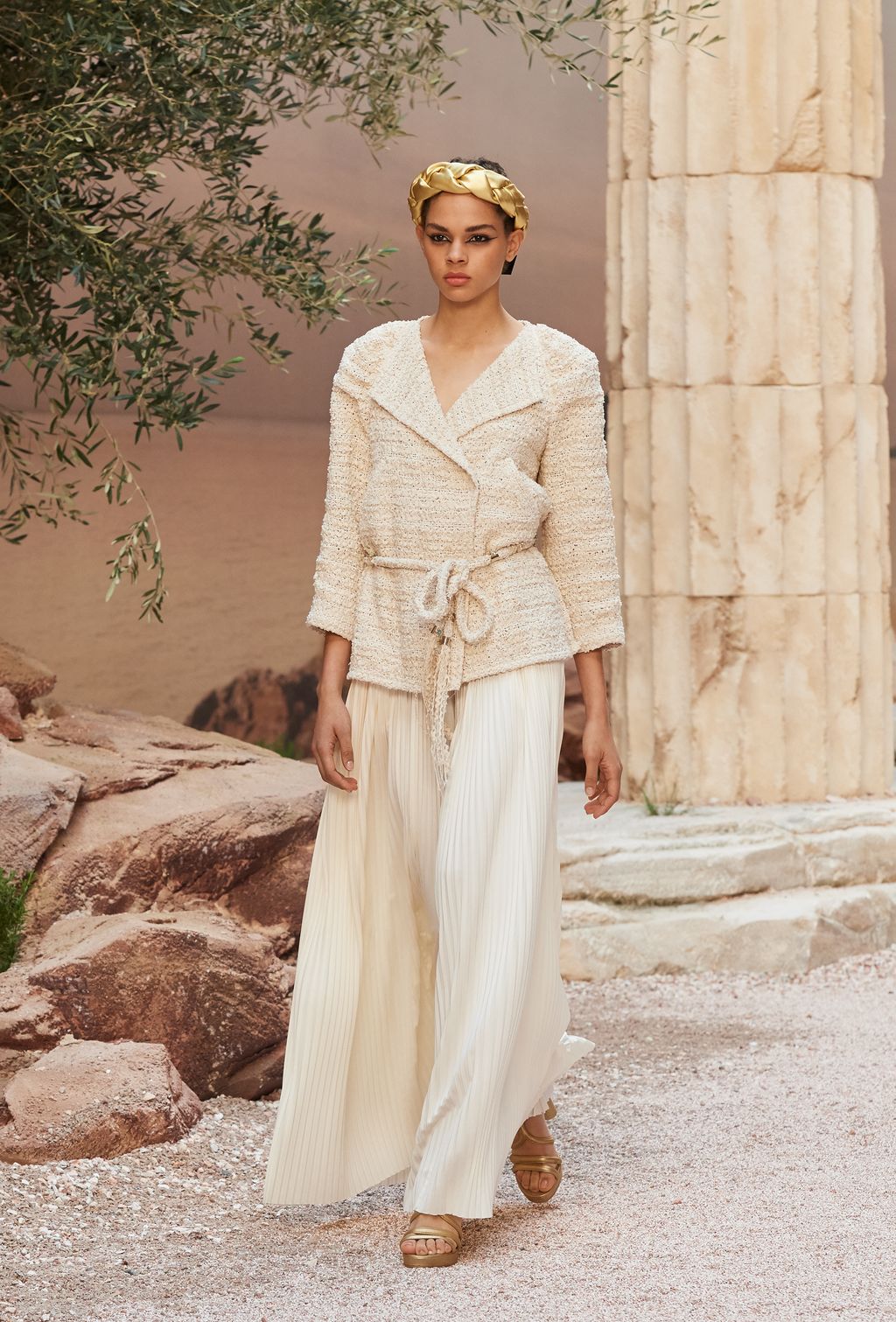Fashion Week Paris Resort 2018 look 41 from the Chanel collection womenswear