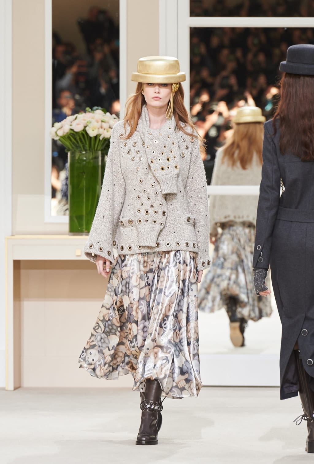 Fashion Week Paris Fall/Winter 2016 look 41 from the Chanel collection womenswear