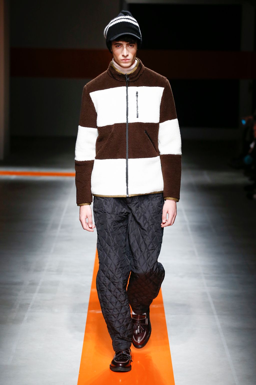 Fashion Week Milan Fall/Winter 2017 look 41 from the MSGM collection menswear