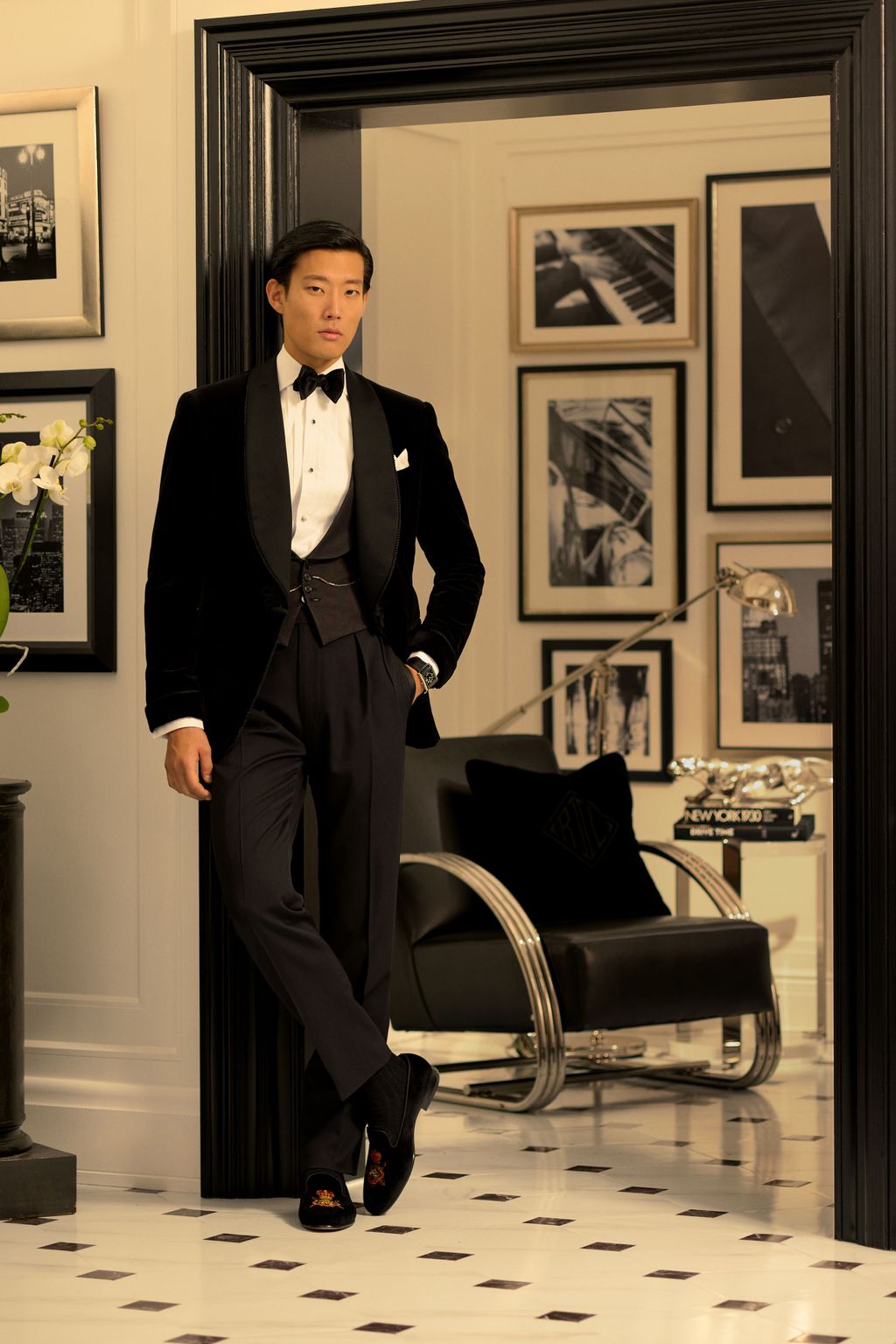 Fashion Week New York Fall/Winter 2024 look 41 from the Ralph Lauren Purple Label collection 男装