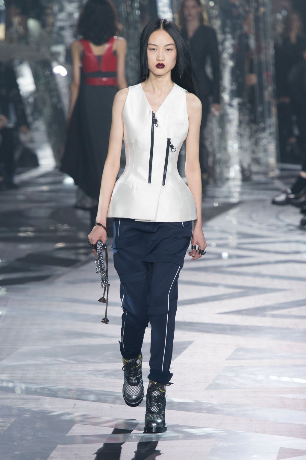 Fashion Week Paris Fall/Winter 2016 look 41 de la collection Louis Vuitton womenswear