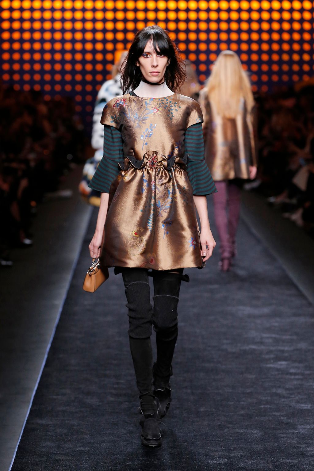 Fashion Week Milan Fall/Winter 2016 look 41 de la collection Fendi womenswear