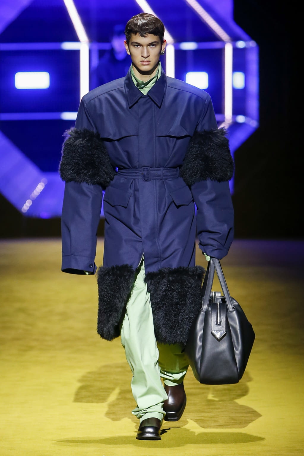 Fashion Week Milan Fall/Winter 2022 look 41 from the Prada collection menswear