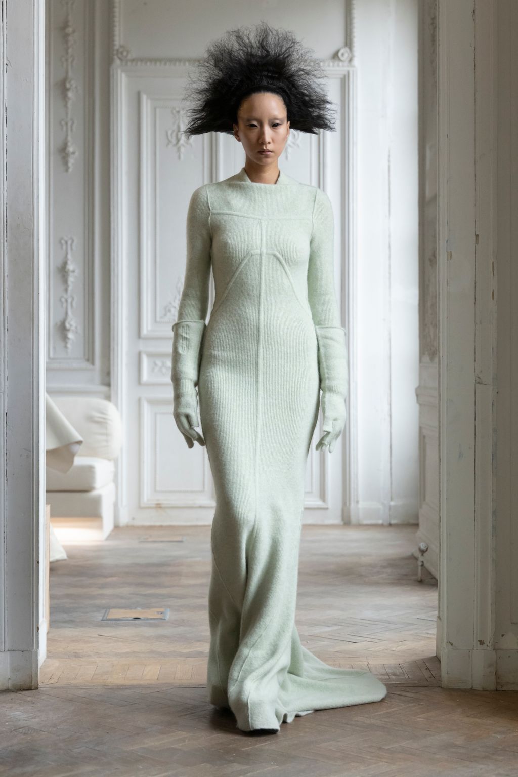 Fashion Week Paris Fall/Winter 2024 look 42 de la collection Rick Owens womenswear