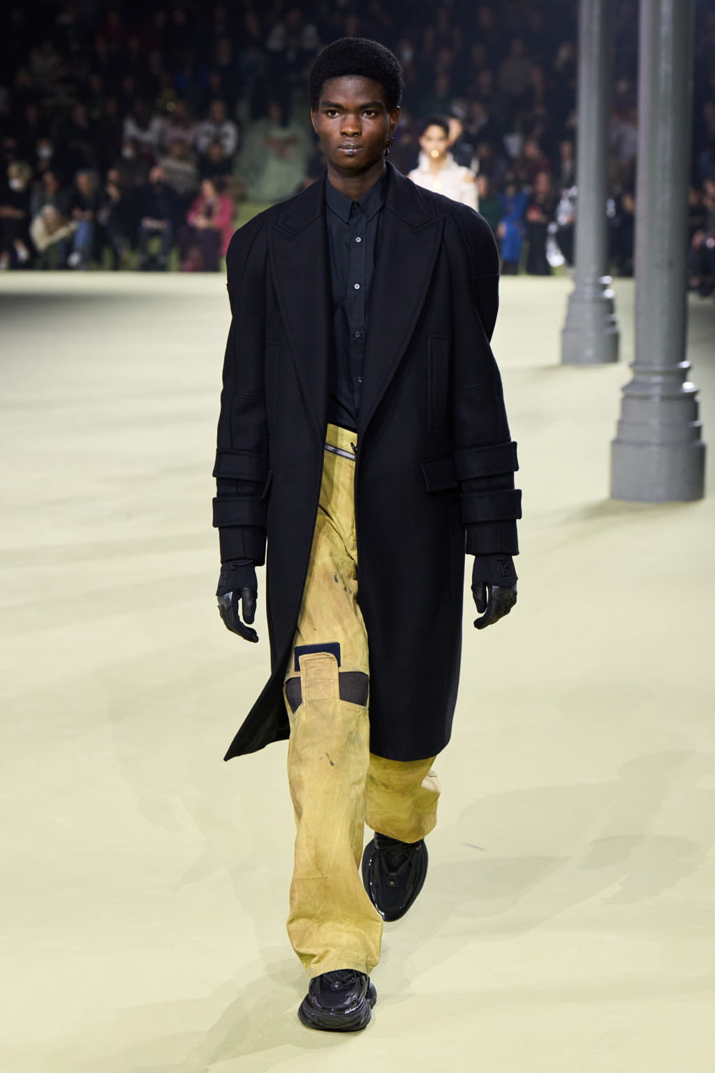 Fashion Week Paris Fall/Winter 2022 look 42 from the Balmain collection womenswear