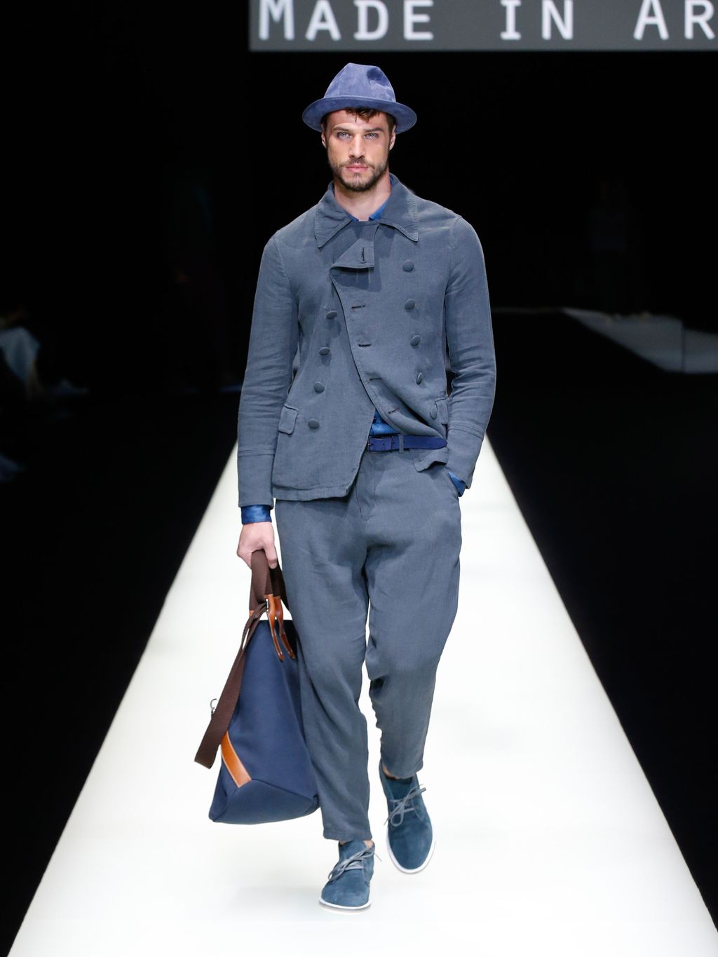 Fashion Week Milan Spring/Summer 2018 look 40 from the Giorgio Armani collection menswear