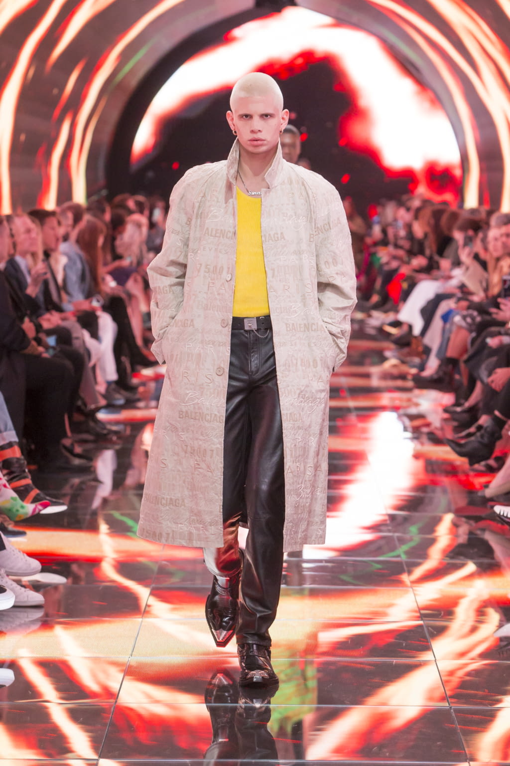 Fashion Week Paris Spring/Summer 2019 look 43 from the Balenciaga collection menswear